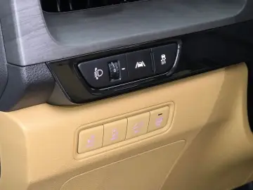2023 Kia Carnival с пробегом 20 677 км