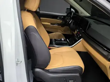 2023 Kia Carnival с пробегом 61 648 км