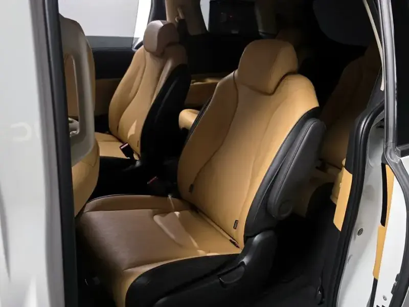 2023 Kia Carnival с пробегом 61 648 км