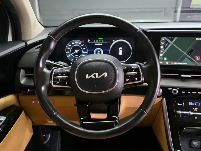 2023 Kia Carnival с пробегом 61 648 км