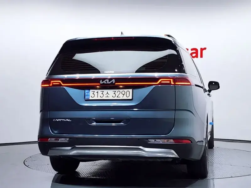 2022 Kia Carnival с пробегом 67 928 км