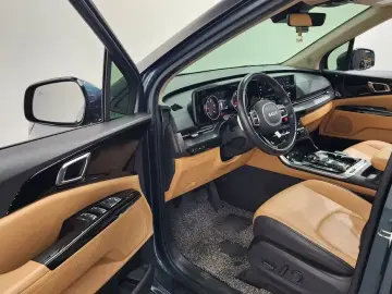 2022 Kia Carnival с пробегом 67 928 км