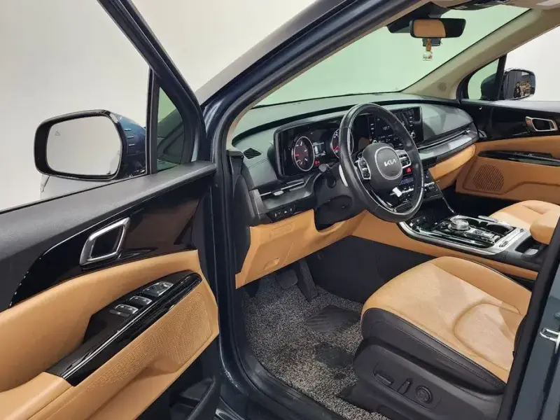 2022 Kia Carnival с пробегом 67 928 км