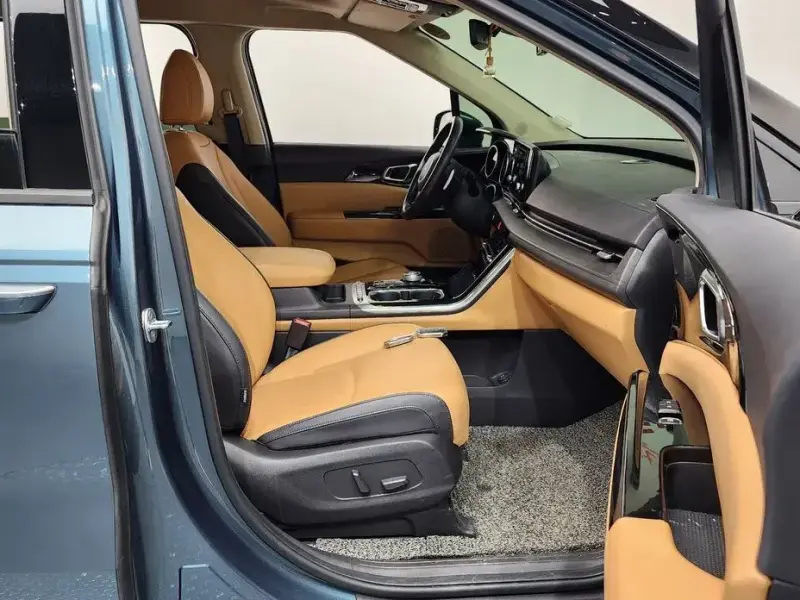 2022 Kia Carnival с пробегом 67 928 км