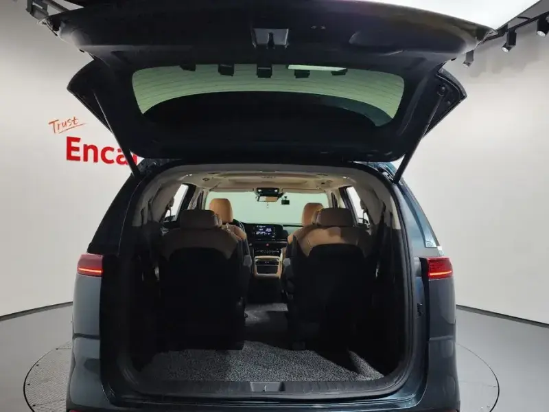 2022 Kia Carnival с пробегом 67 928 км