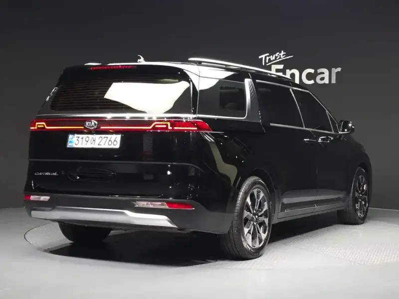 2021 Kia Carnival с пробегом 32 752 км