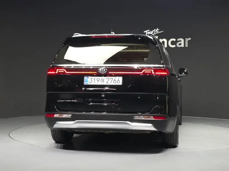 2021 Kia Carnival с пробегом 32 752 км