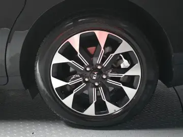 2021 Kia Carnival с пробегом 32 752 км