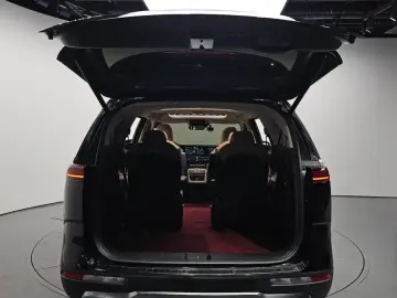 2022 Kia Carnival с пробегом 65 503 км