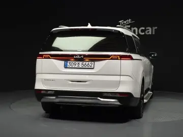 2022 Kia Carnival с пробегом 83 732 км