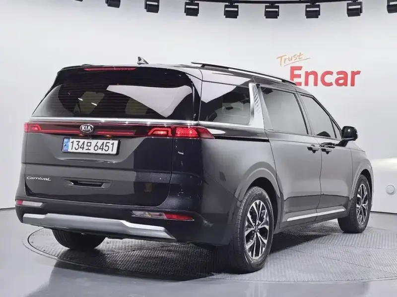 2021 Kia Carnival с пробегом 129 561 км