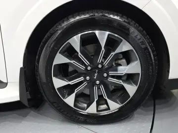 2022 Kia Carnival с пробегом 83 732 км