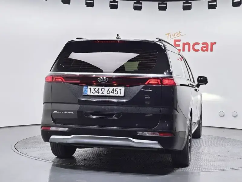 2021 Kia Carnival с пробегом 129 561 км