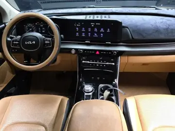 2022 Kia Carnival с пробегом 83 732 км