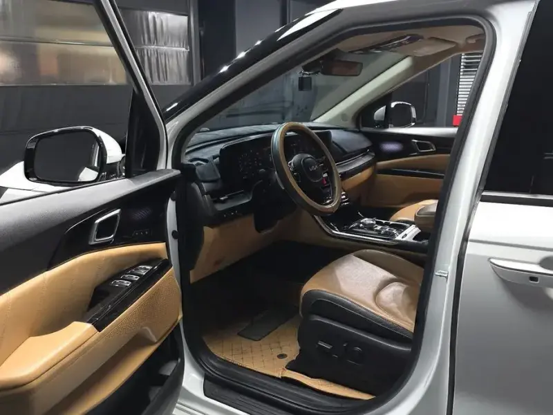 2022 Kia Carnival с пробегом 83 732 км