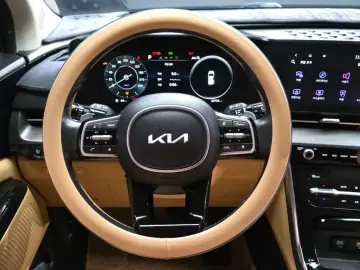 2022 Kia Carnival с пробегом 83 732 км