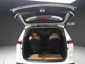 2022 Kia Carnival с пробегом 83 732 км