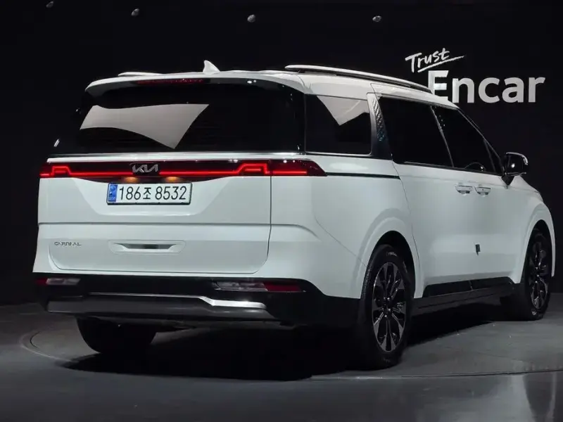 2022 Kia Carnival с пробегом 62 173 км
