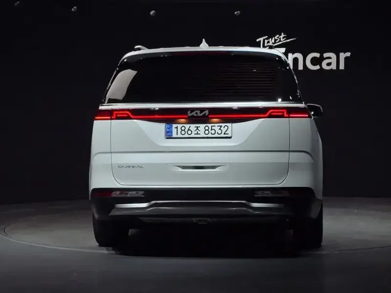 2022 Kia Carnival с пробегом 62 173 км