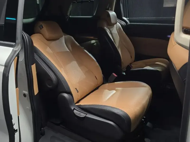 2022 Kia Carnival с пробегом 62 173 км
