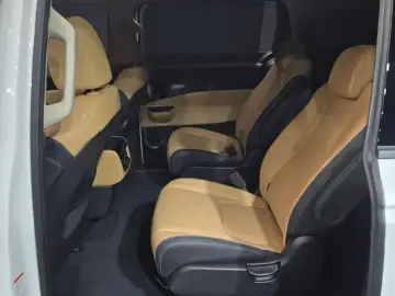 2022 Kia Carnival с пробегом 62 173 км