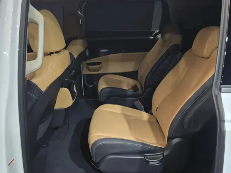 2022 Kia Carnival с пробегом 62 173 км