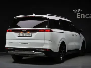 2023 Kia Carnival с пробегом 52 541 км