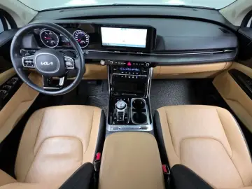 2023 Kia Carnival с пробегом 52 541 км