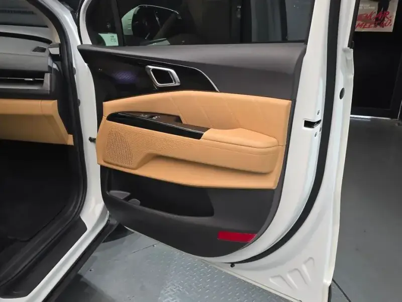 2022 Kia Carnival с пробегом 62 173 км