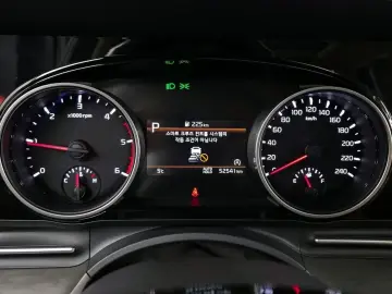 2023 Kia Carnival с пробегом 52 541 км