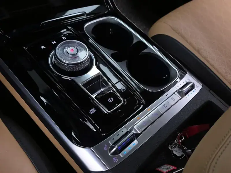 2023 Kia Carnival с пробегом 52 541 км