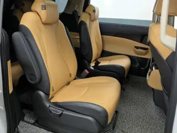 2023 Kia Carnival с пробегом 52 541 км
