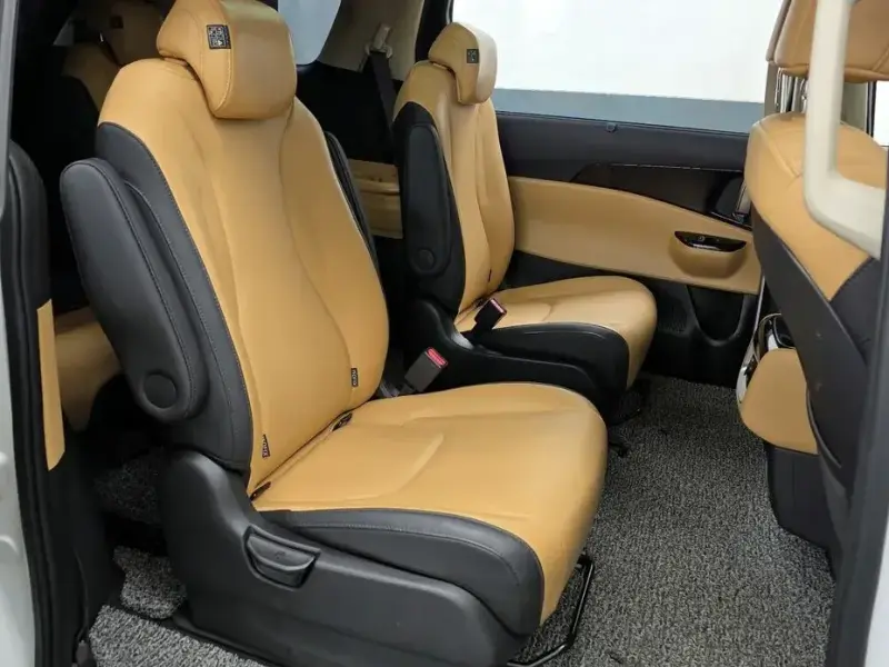 2023 Kia Carnival с пробегом 52 541 км