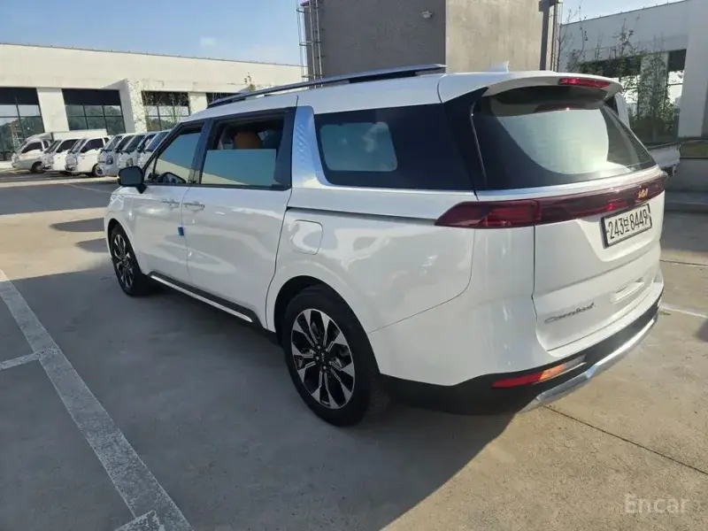 2021 Kia Carnival с пробегом 112 000 км