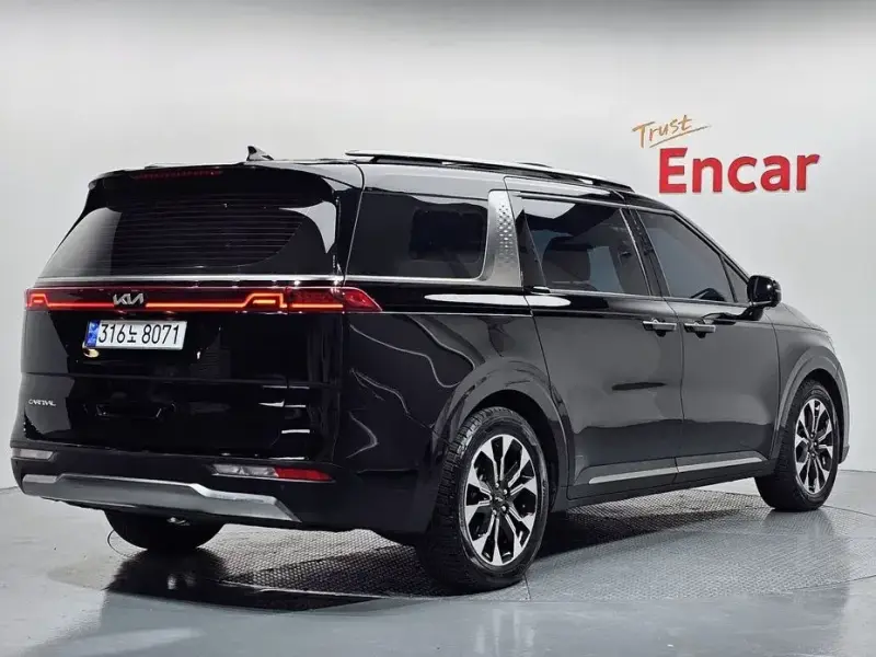 2022 Kia Carnival с пробегом 60 757 км
