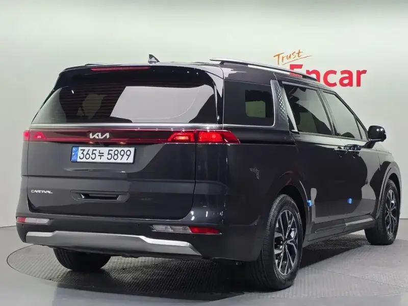 2022 Kia Carnival с пробегом 20 715 км