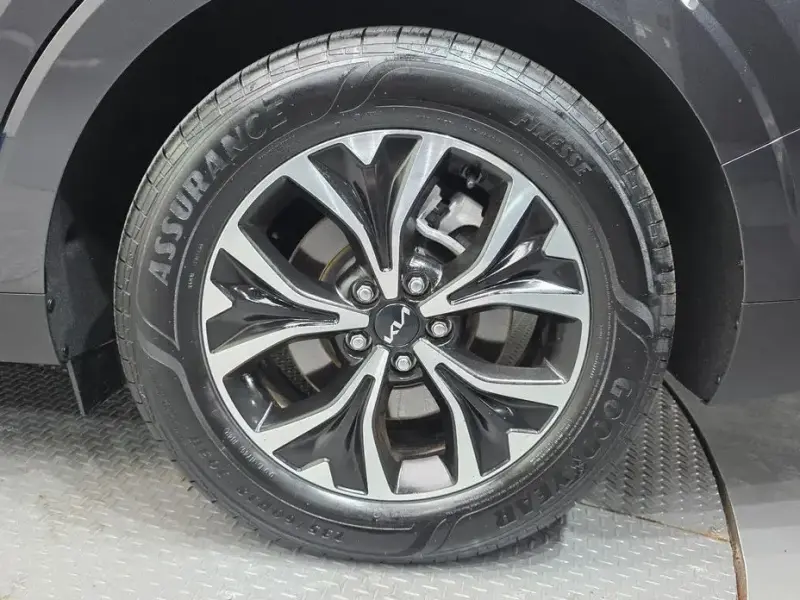 2022 Kia Carnival с пробегом 20 715 км