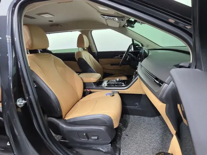 2022 Kia Carnival с пробегом 20 715 км