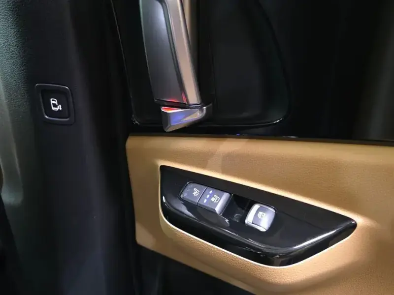 2022 Kia Carnival с пробегом 20 715 км