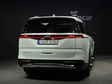 2023 Kia Carnival с пробегом 77 358 км