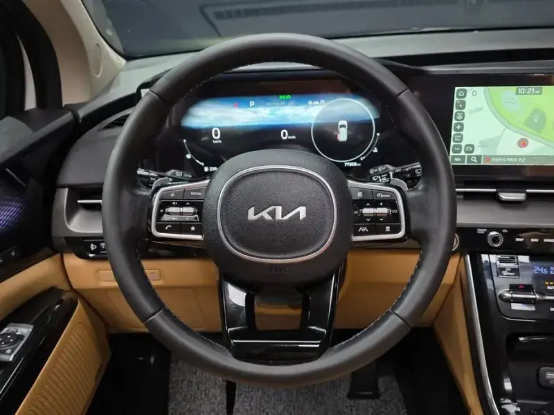 2023 Kia Carnival с пробегом 77 358 км