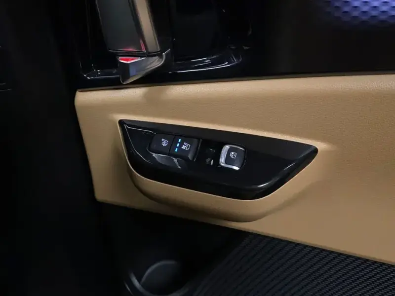 2023 Kia Carnival с пробегом 77 358 км