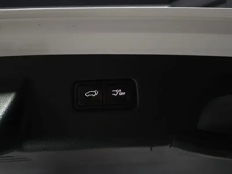 2023 Kia Carnival с пробегом 77 358 км