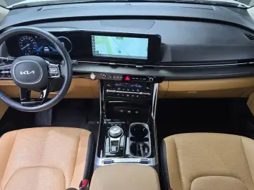 2023 Kia Carnival с пробегом 24 013 км
