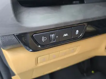 2023 Kia Carnival с пробегом 24 013 км