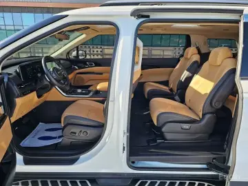 2022 Kia Carnival с пробегом 65 266 км