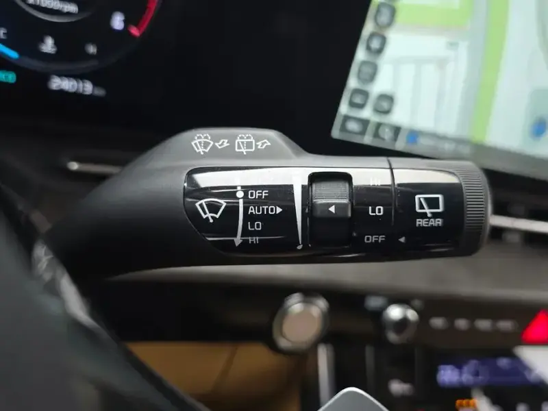 2023 Kia Carnival с пробегом 24 013 км