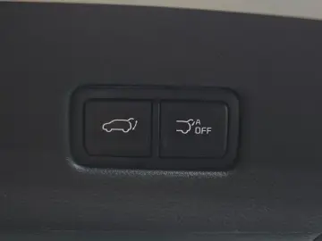2023 Kia Carnival с пробегом 24 013 км