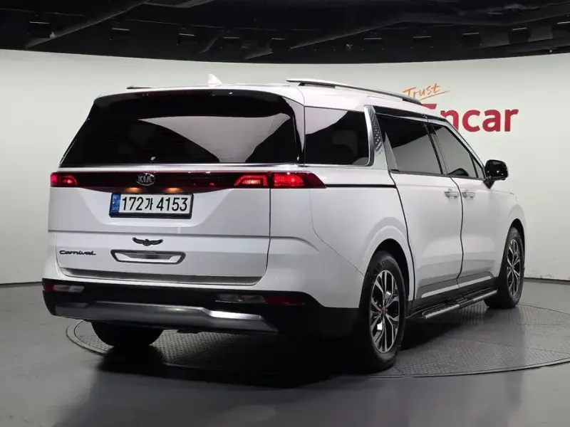2021 Kia Carnival с пробегом 30 166 км