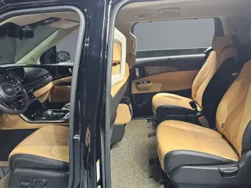 2021 Kia Carnival с пробегом 82 372 км
